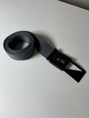 Adidas Men's One Size Adjustable Gray Performance Webbed Belt with Black Buckle